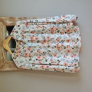 NWT Loft floral print blouse.  Size Medium Petite